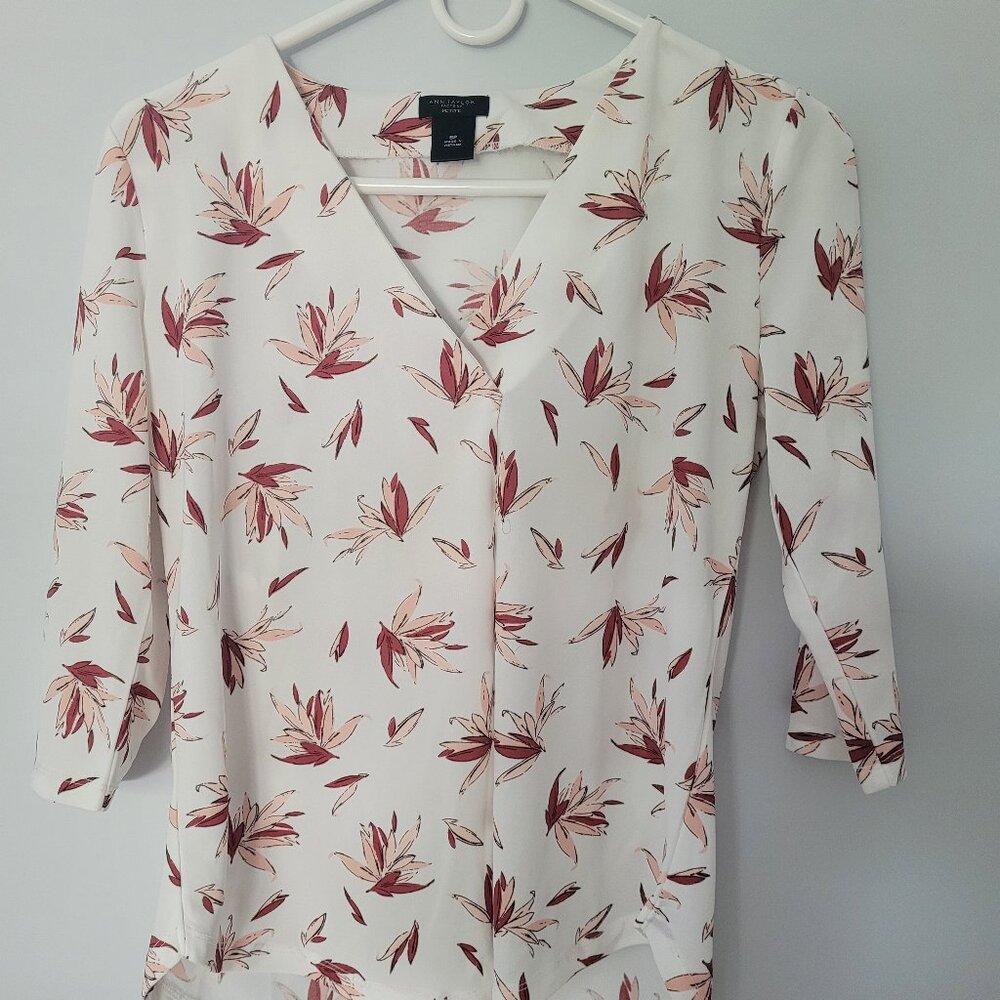 Ann Taylor Women's Petite Blouse Floral Print